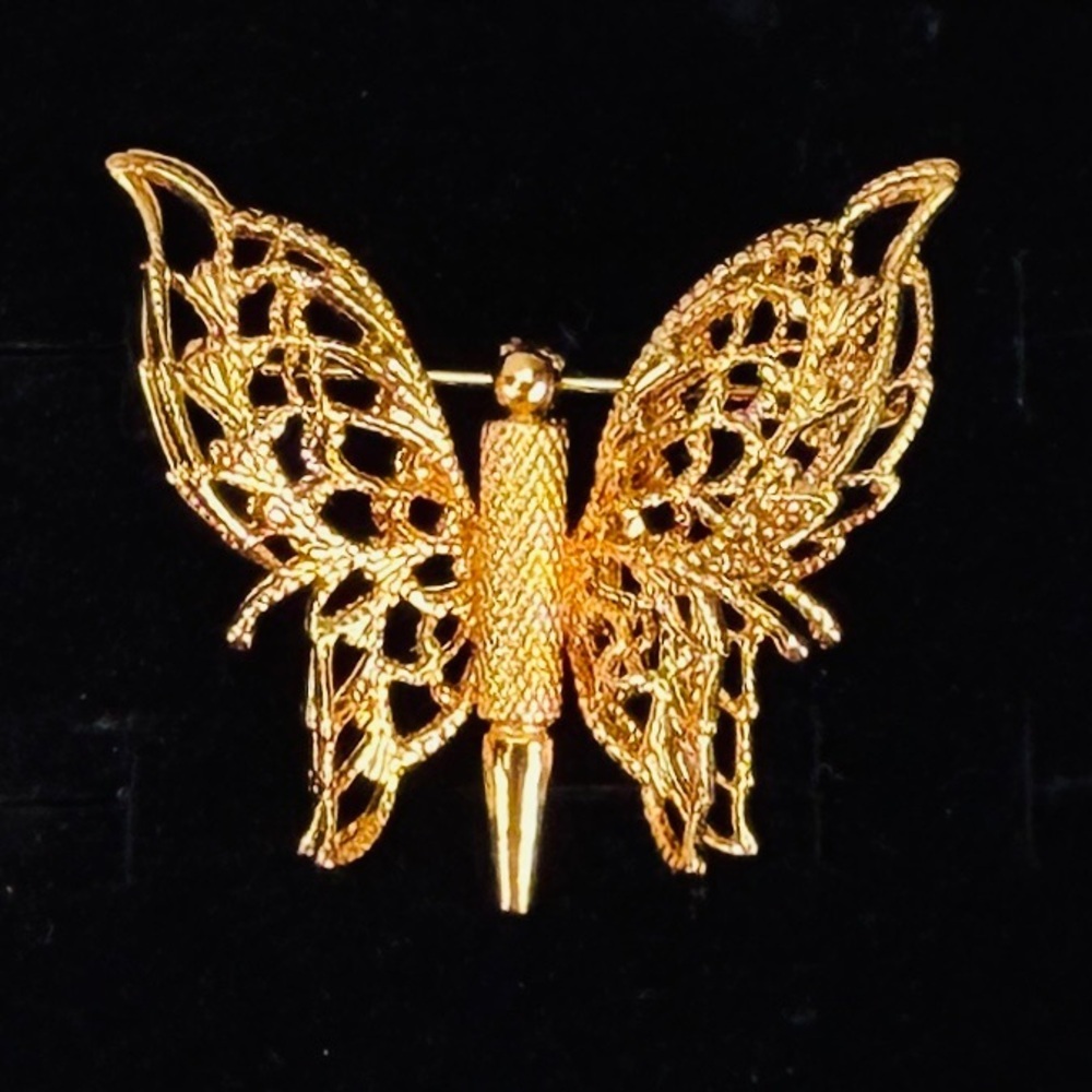 Vintage Monet Goldtone 3-D wired Butterfly Brooch - Picture 3 of 7